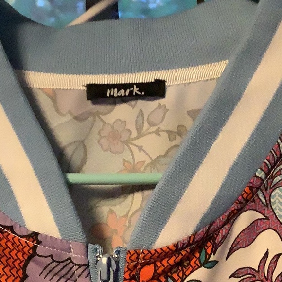 Mark. Jacket - Picture 2 of 4